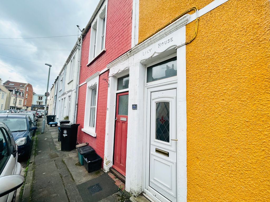 Property photo 1 of 10 View