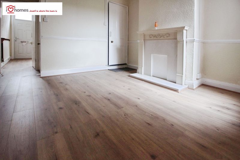 Property photo 3 of 12 Photo 6