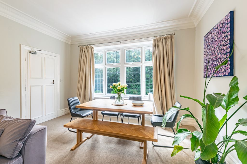 Property photo 2 of 15 Lounge3