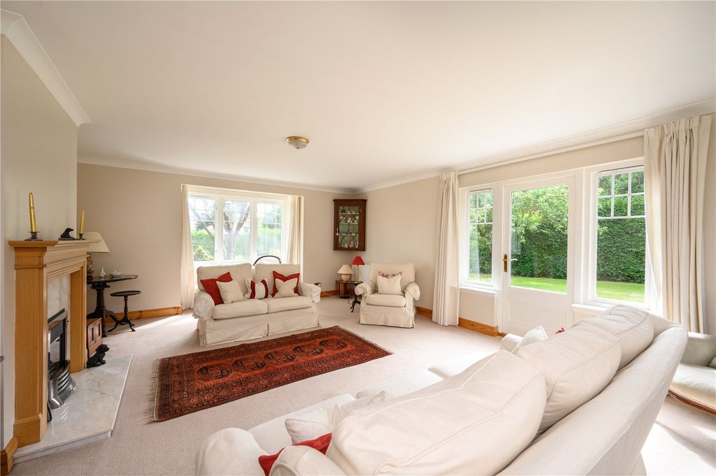 Property photo 3 of 24 Sitting Room