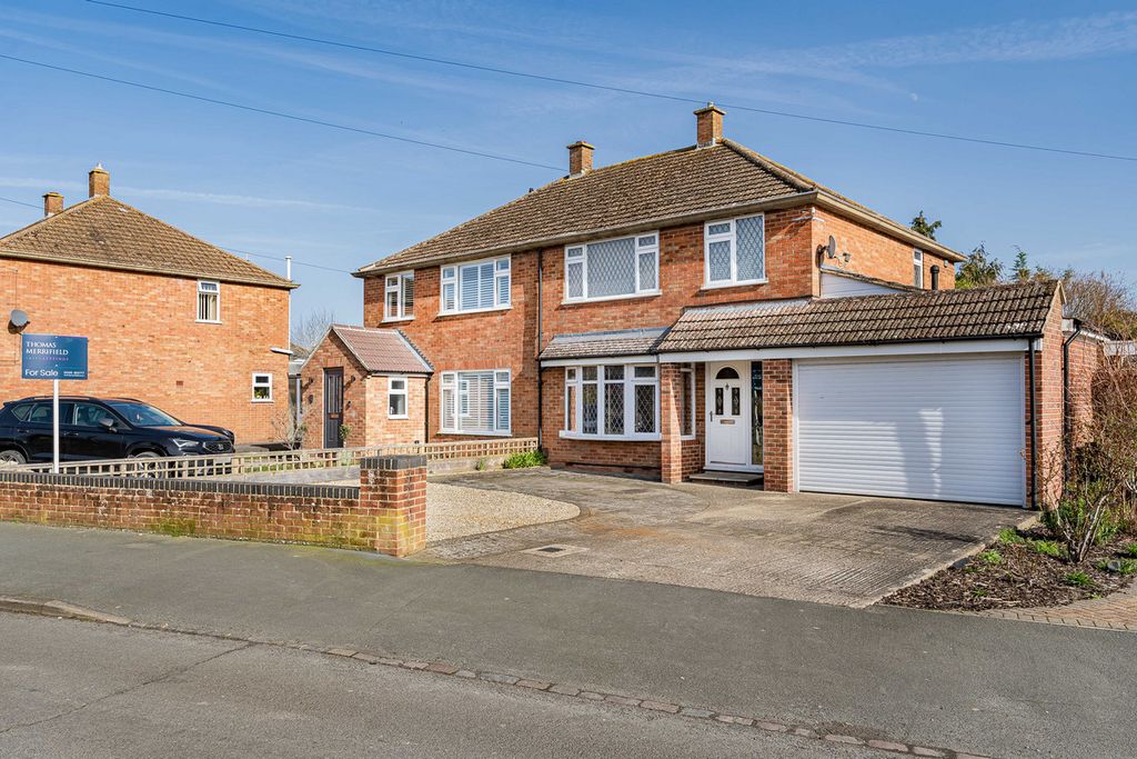 Property photo 1 of 18