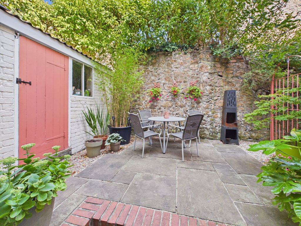 Property photo 2 of 46