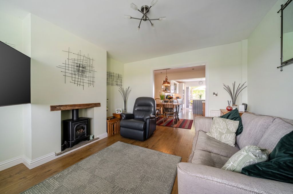 Property photo 2 of 32 1524554-19-1A0Ca5615c232