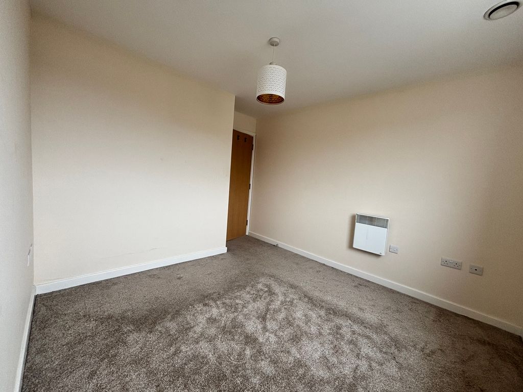 Property photo 3 of 7 Double Bedroom