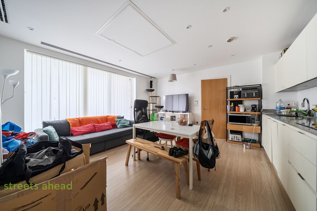 Property photo 3 of 10 50225997-96d8-48c...