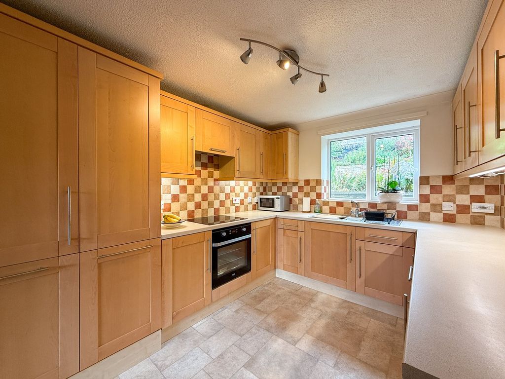 Property photo 2 of 27