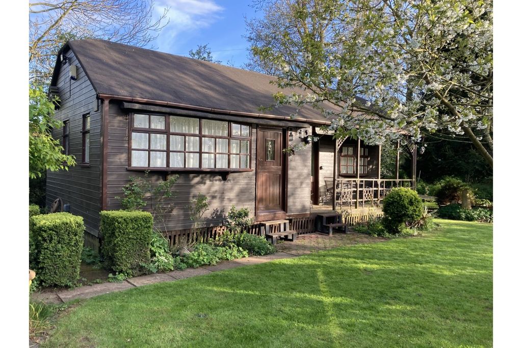 Property photo 1 of 27