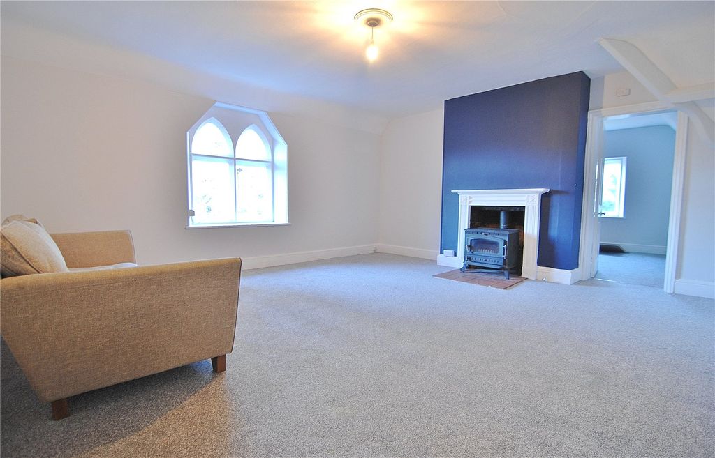 Property photo 2 of 13 Picture No. 15