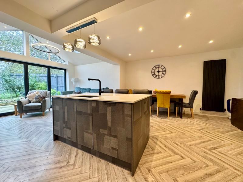 Property photo 3 of 28 Photo 18