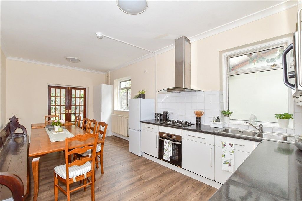 Property photo 3 of 15 Kitchen/Breakfast Room