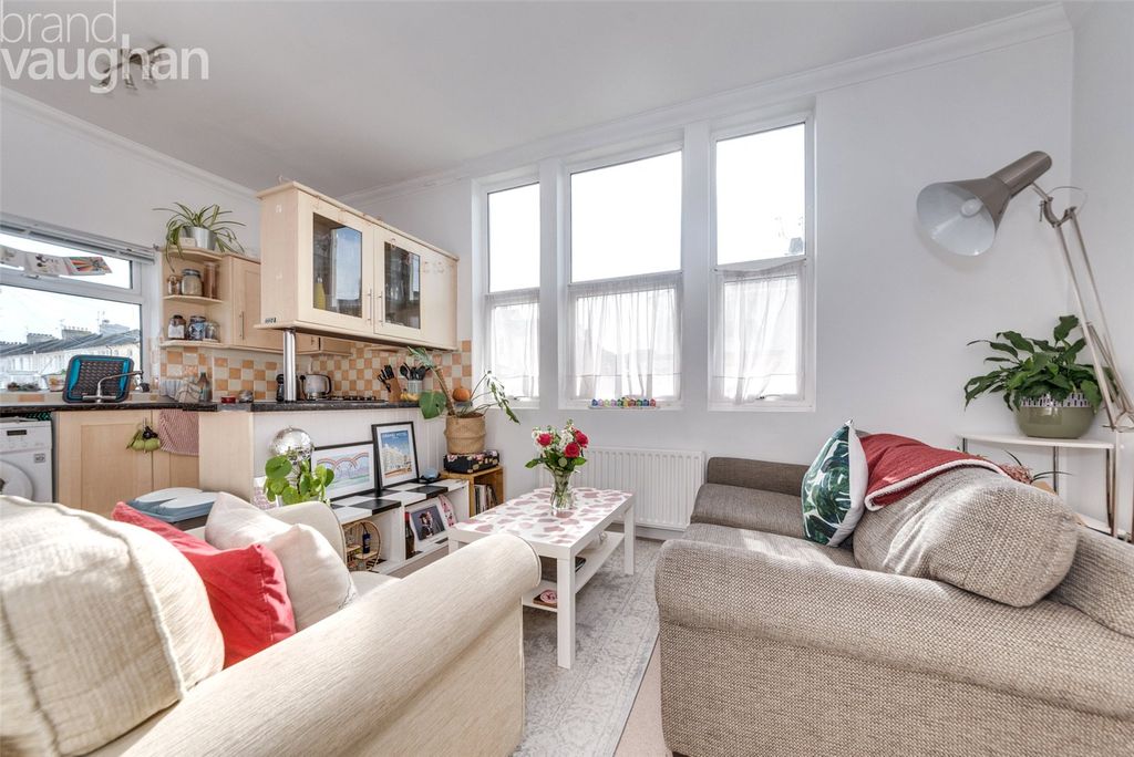 Property photo 2 of 6 Open Plan