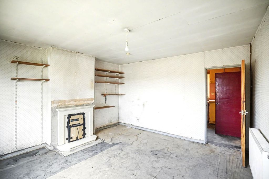 Property photo 3 of 20