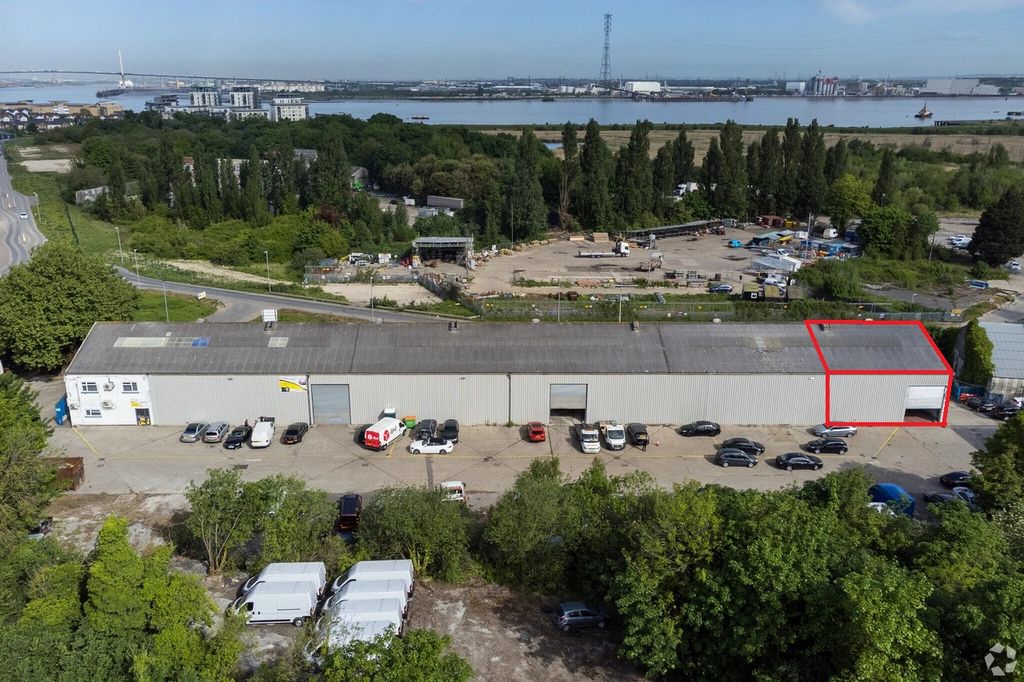 Property photo 1 of 2