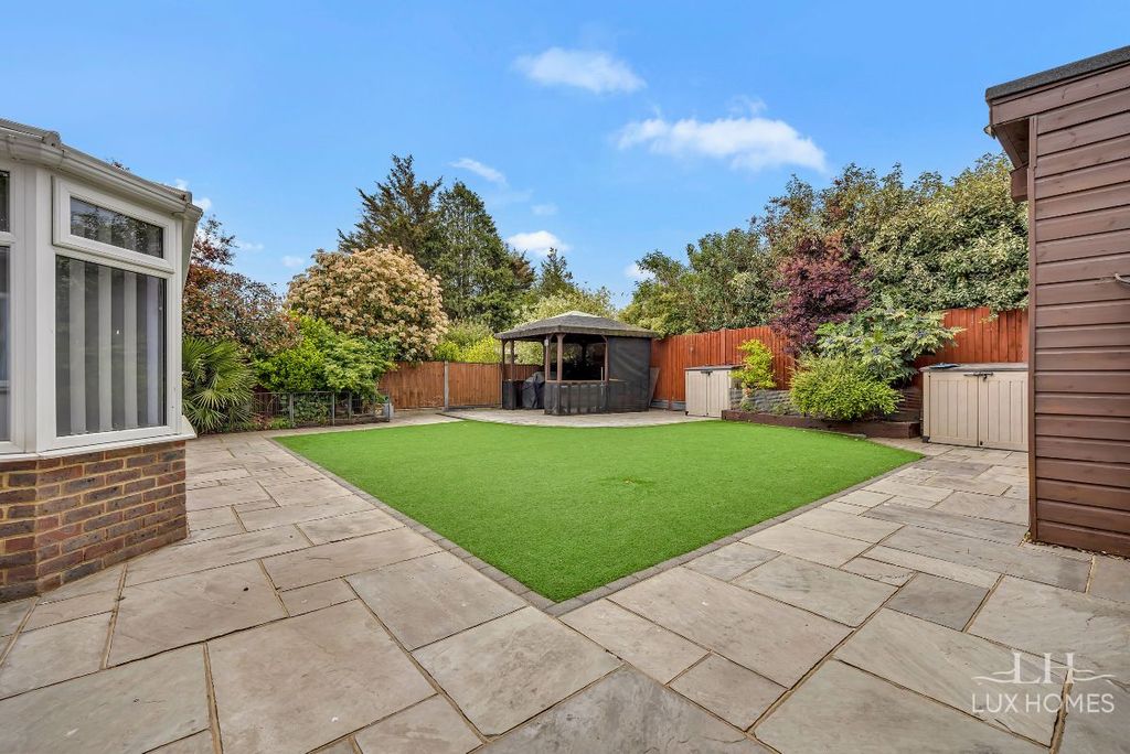Property photo 2 of 29