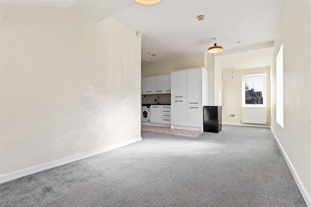 Property photo 3 of 11 4 St Richards House-002.Jpg