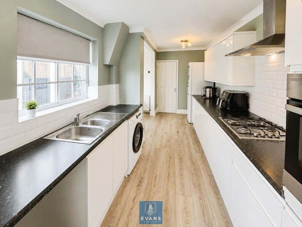 Property photo 3 of 20 Refitted Extended Kitchen