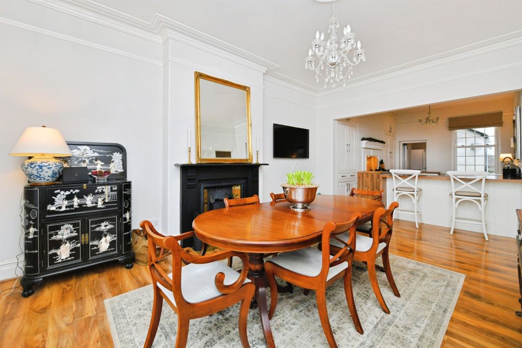 Property photo 3 of 24