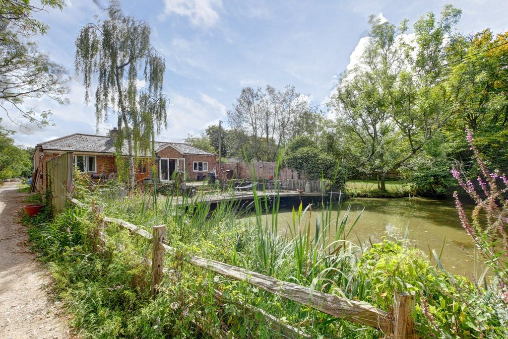 Property photo 1 of 42