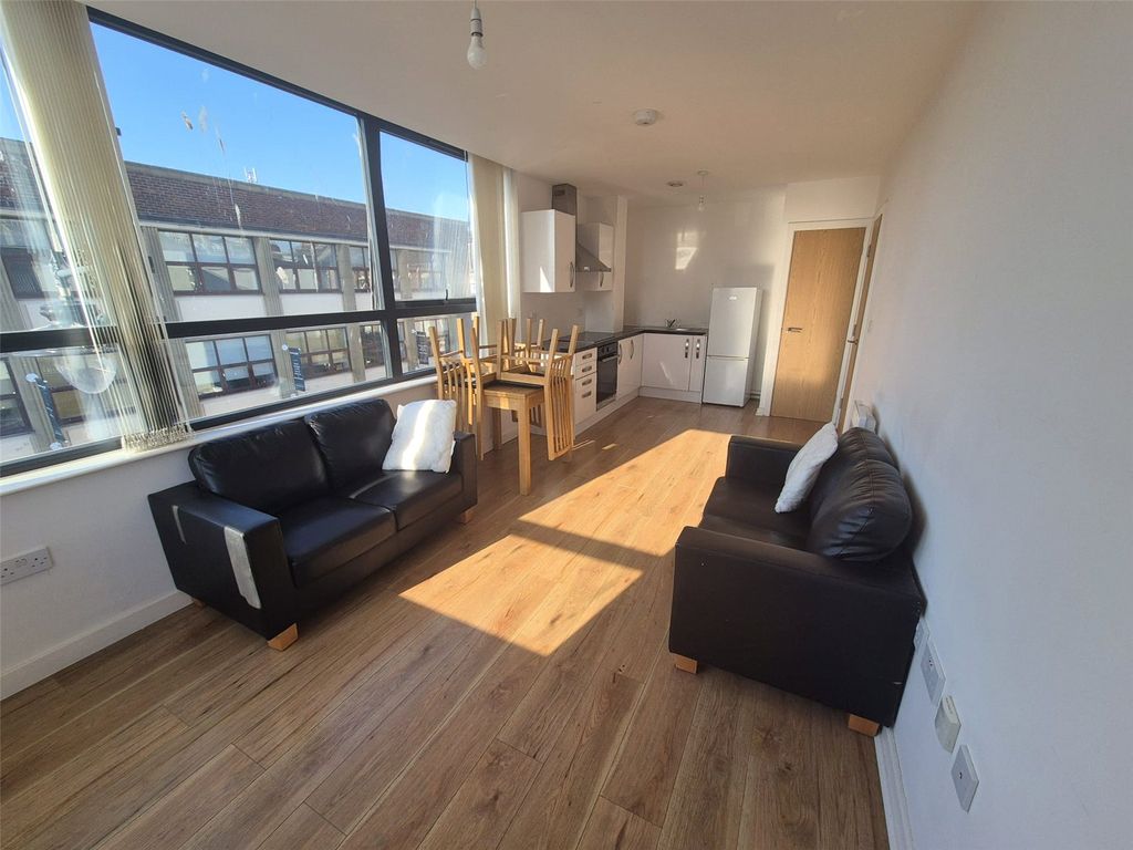 Property photo 2 of 8 Picture No. 06