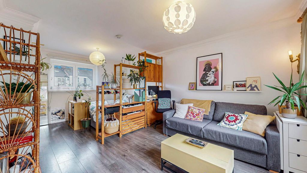 Property photo 1 of 19 21-Web-Or-Mls-25 Marlborough Avenue Flat 1.1_21