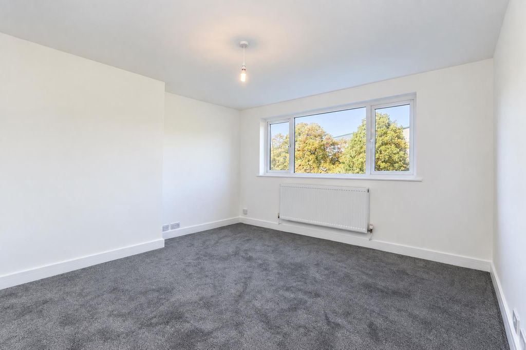 Property photo 3 of 11 Living Room