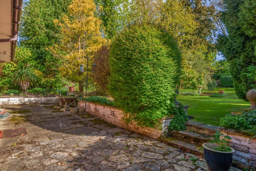 Property photo 3 of 20 Garden View