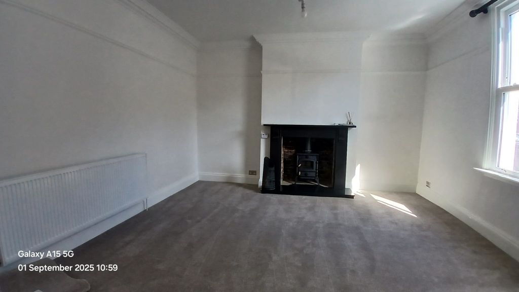 Property photo 2 of 12 1 North Road 01.09 (14)
