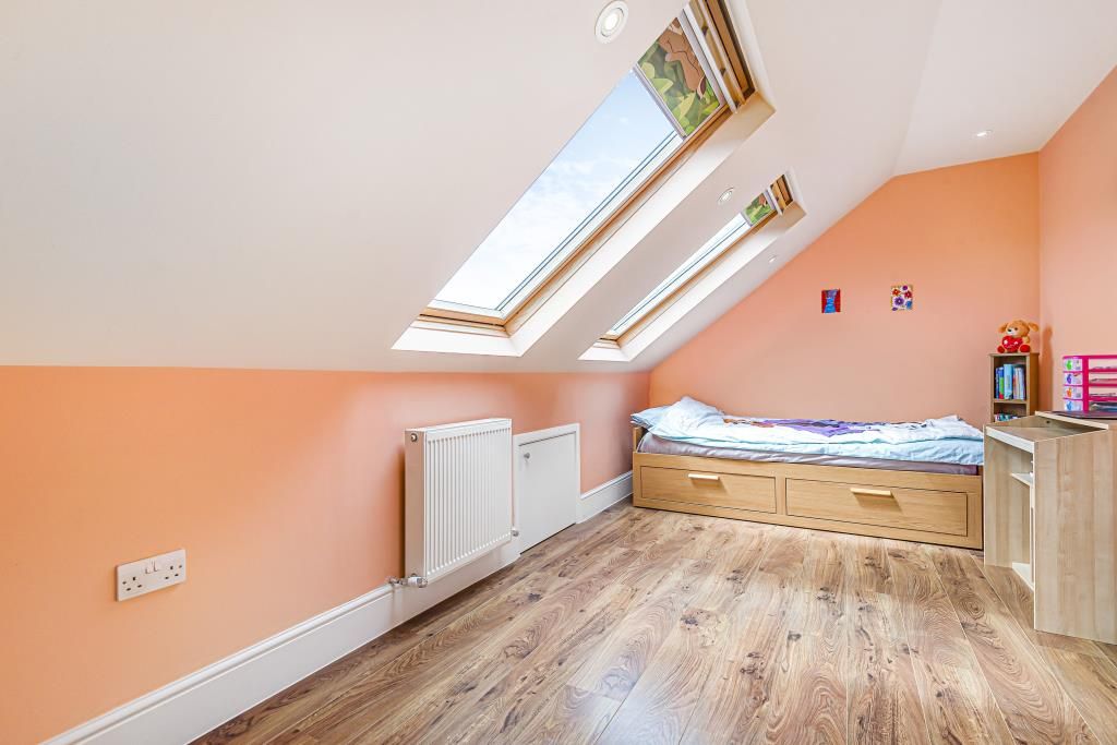 Property photo 2 of 10 Bedroom