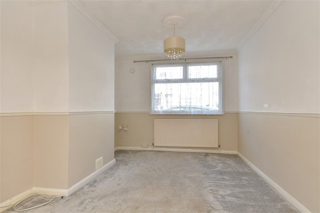 Property photo 3 of 9 Lounge