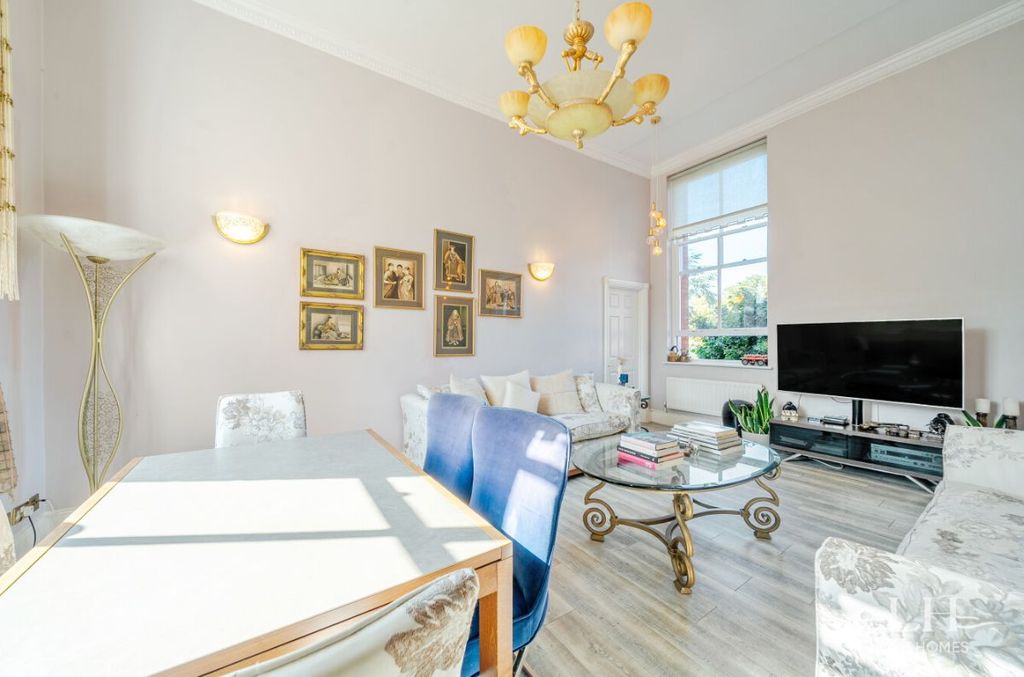 Property photo 3 of 19