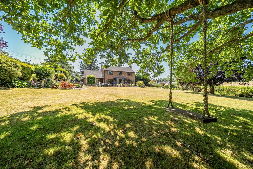 Property photo 2 of 28 1488695 (1)