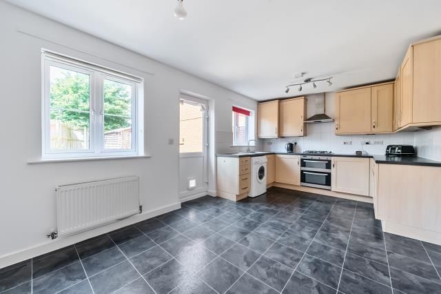 Property photo 2 of 10 Kitchen