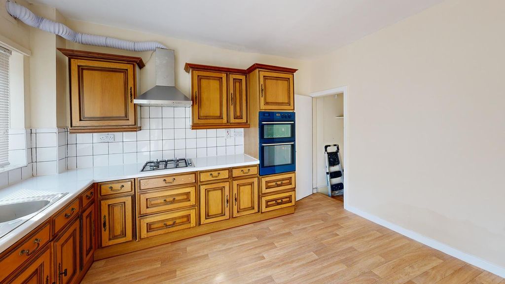 Property photo 3 of 6 Kitchen (3).Jpg
