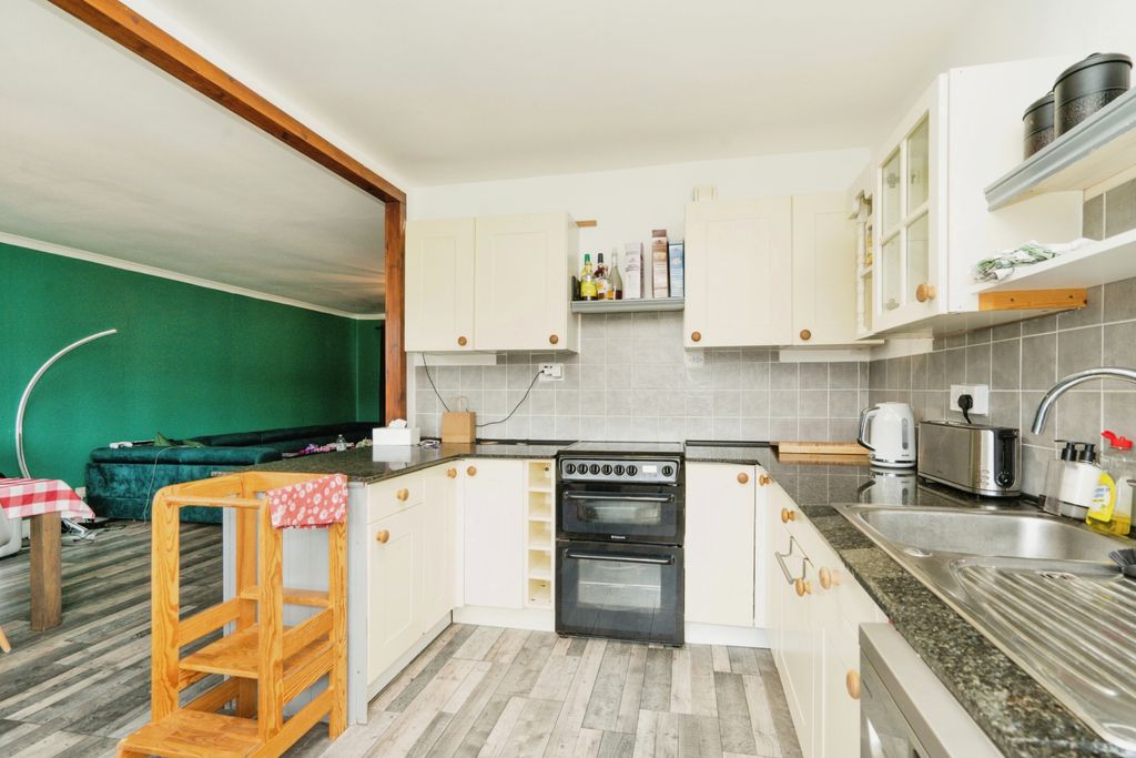 Property photo 3 of 17 Photography