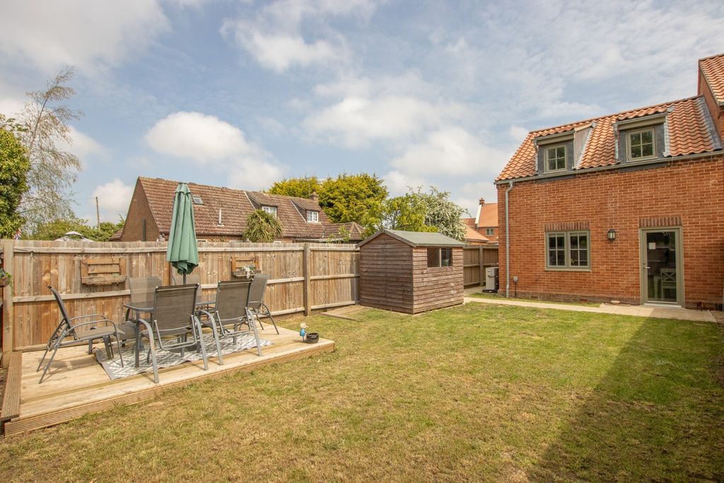 Property photo 2 of 19 5098343