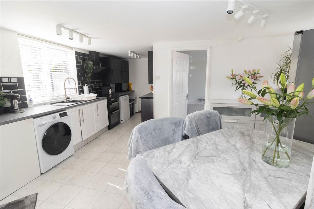 Property photo 3 of 13 Kitchen