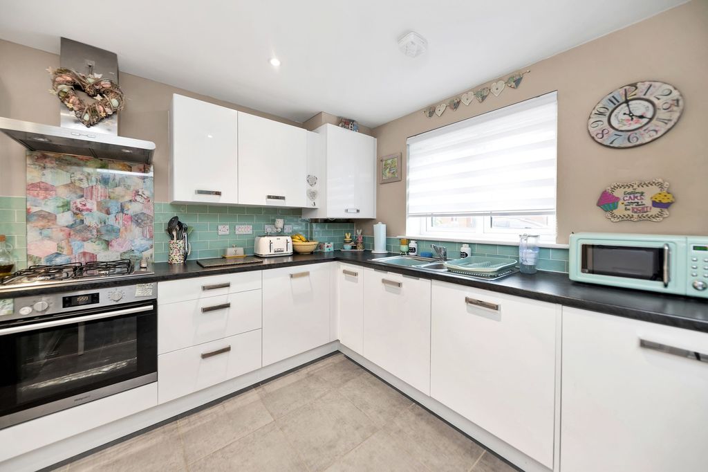 Property photo 2 of 13