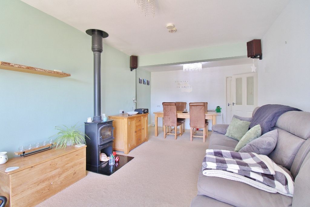 Property photo 3 of 27