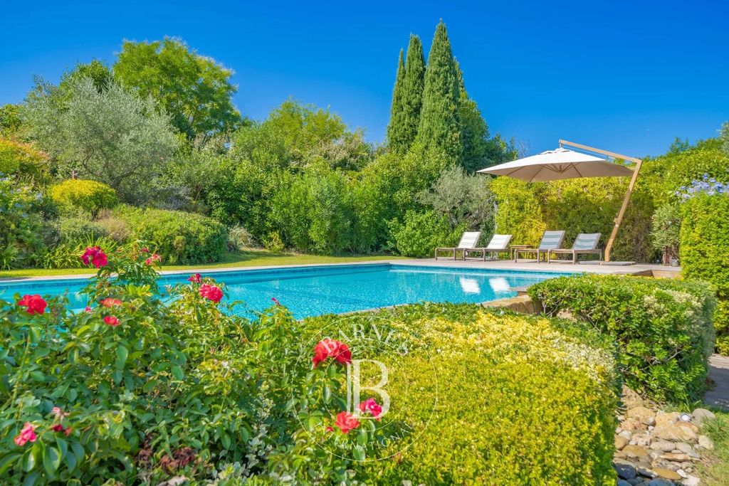 Property photo 3 of 32