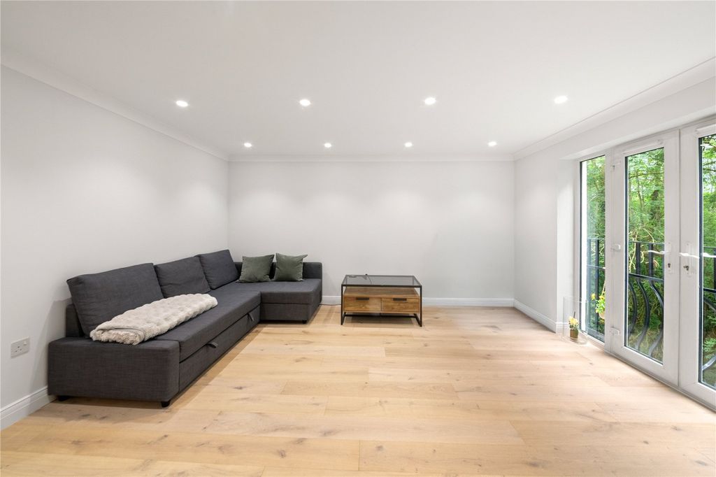 Property photo 3 of 10 Reception Room