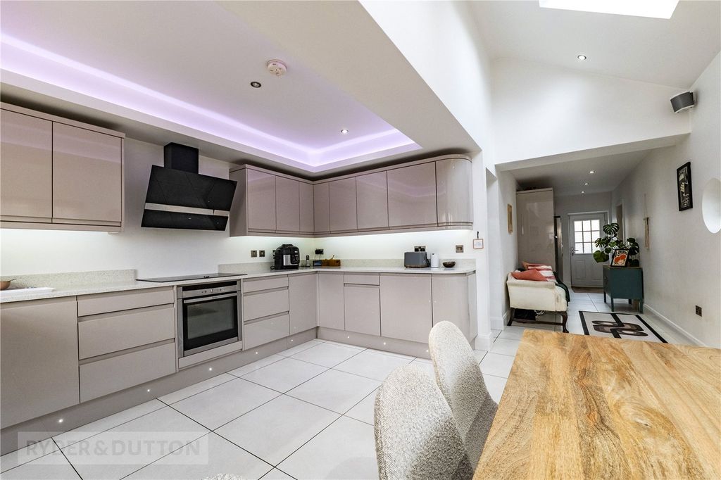 Property photo 2 of 35 Picture No. 25