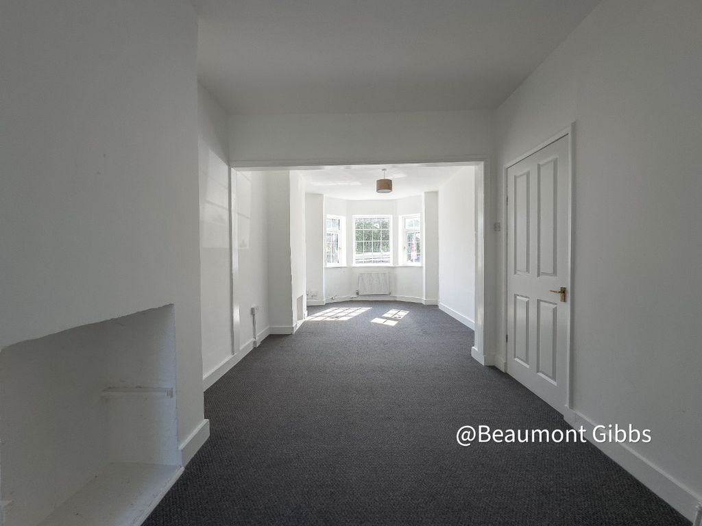 Property photo 2 of 16 4184586