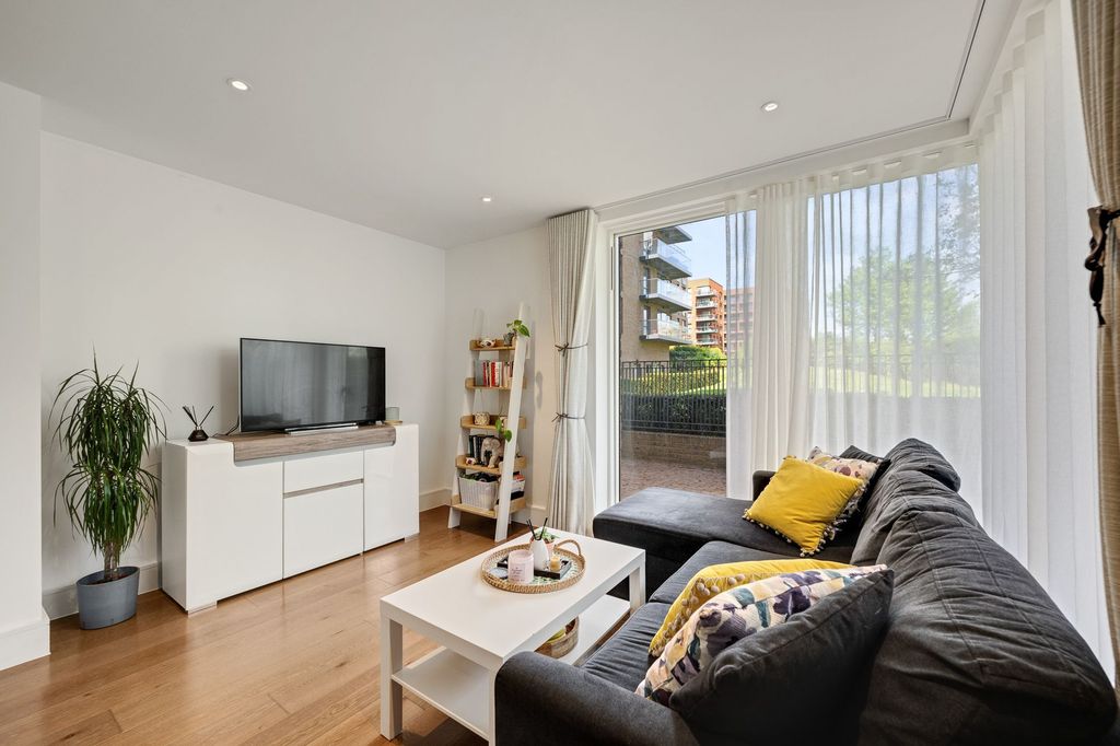 Property photo 2 of 24