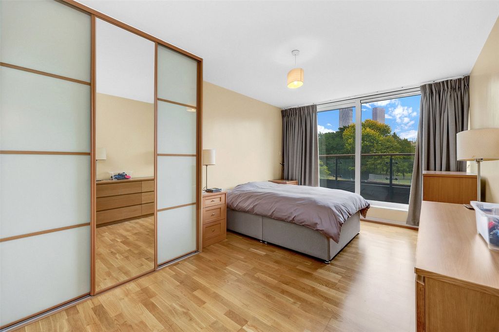 Property photo 3 of 23 Picture No. 30