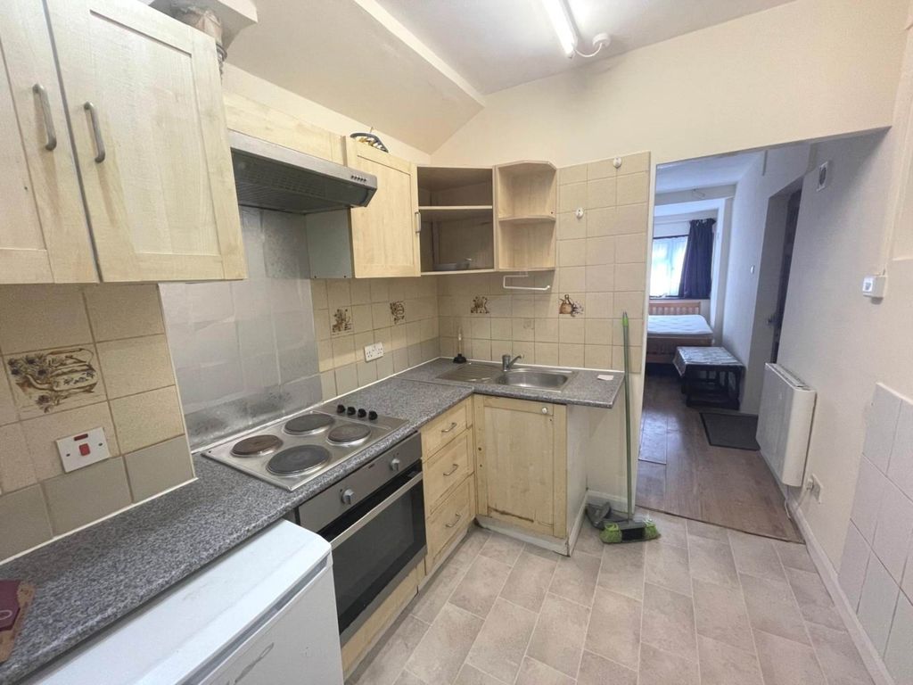 Property photo 2 of 3