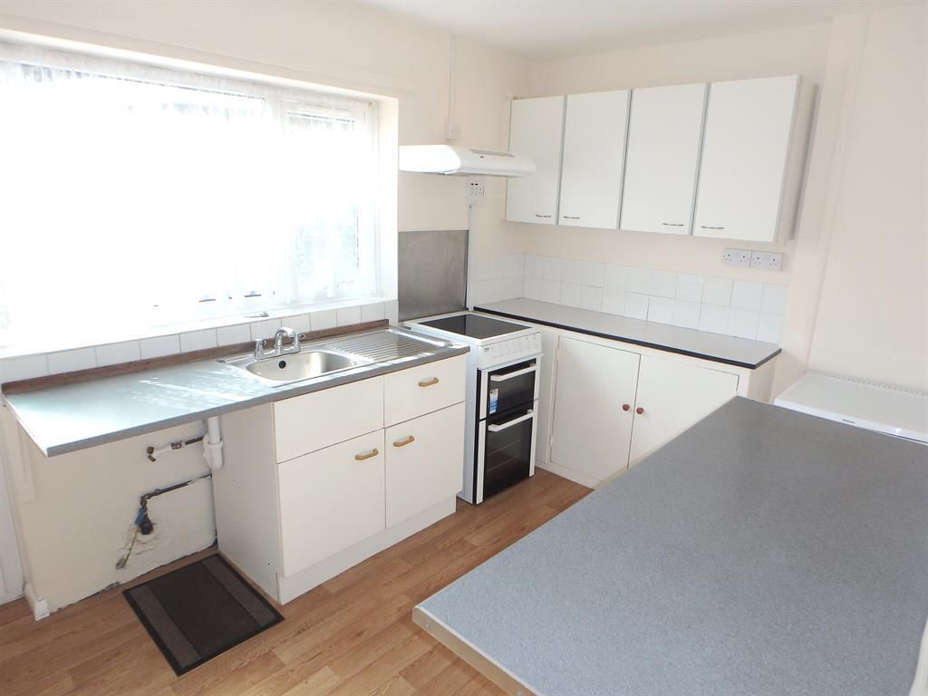 Property photo 3 of 7 Kitchen