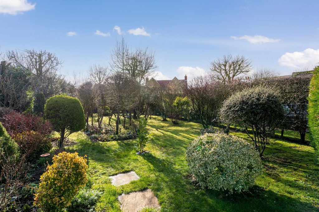 Property photo 2 of 13 Picture 2