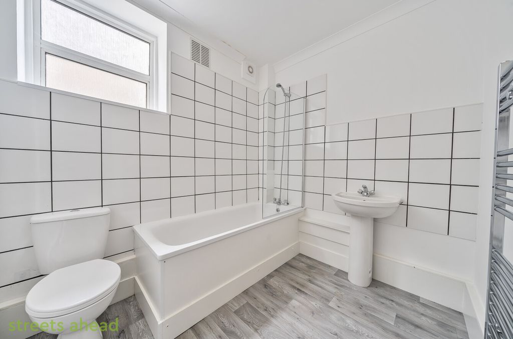 Property photo 3 of 11 E2Eb6d84-88Ec-416...