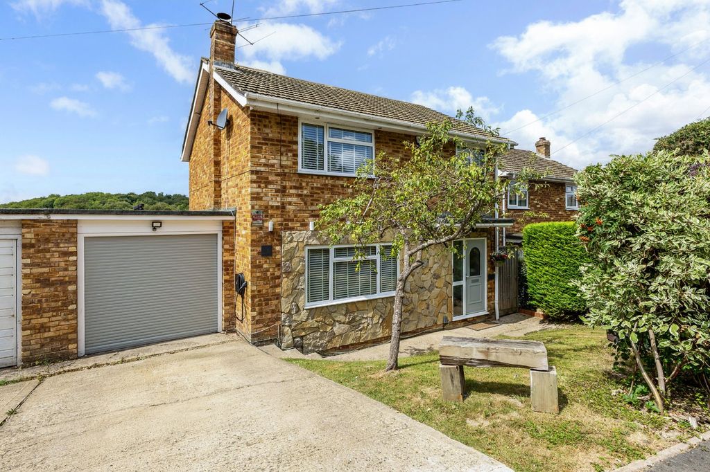 Property photo 1 of 14 Frontage