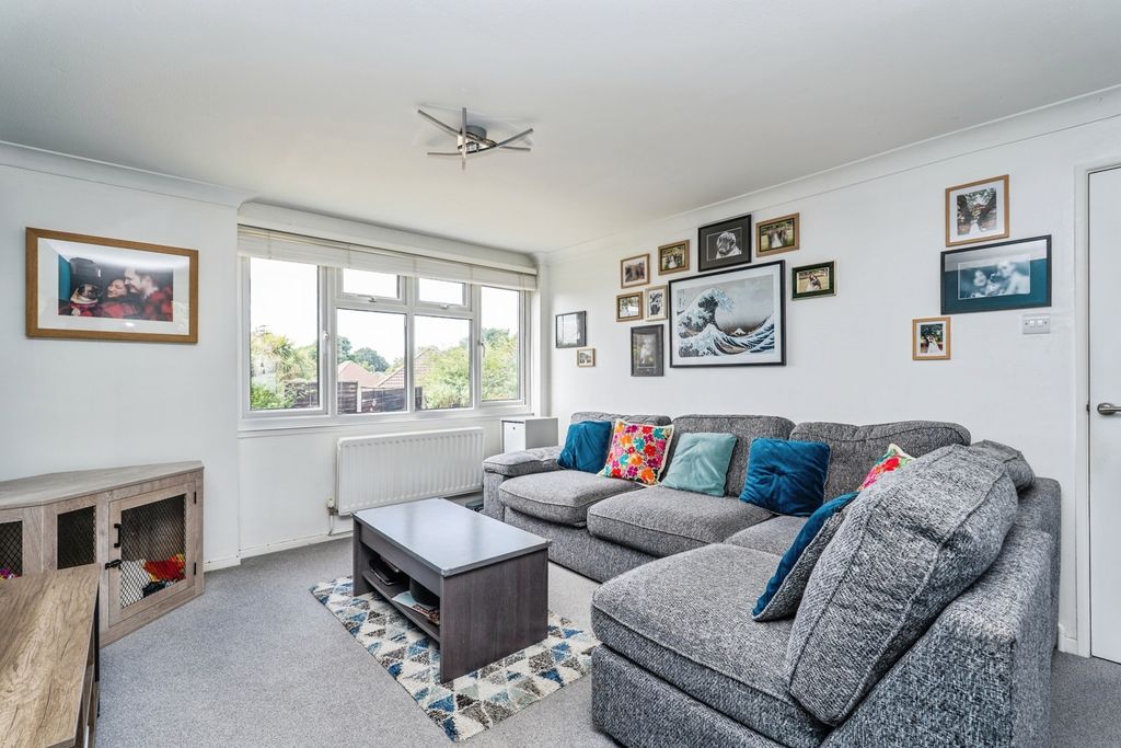 Property photo 3 of 16 Photo